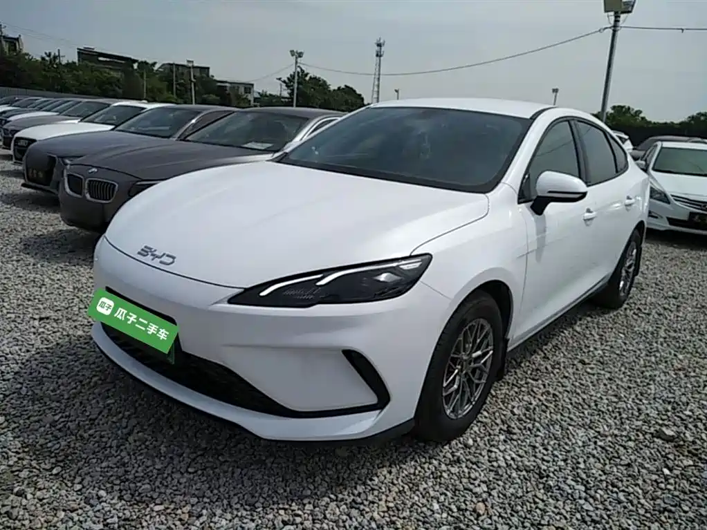 BYD Seal 05 DM-i 2025 — фото 1