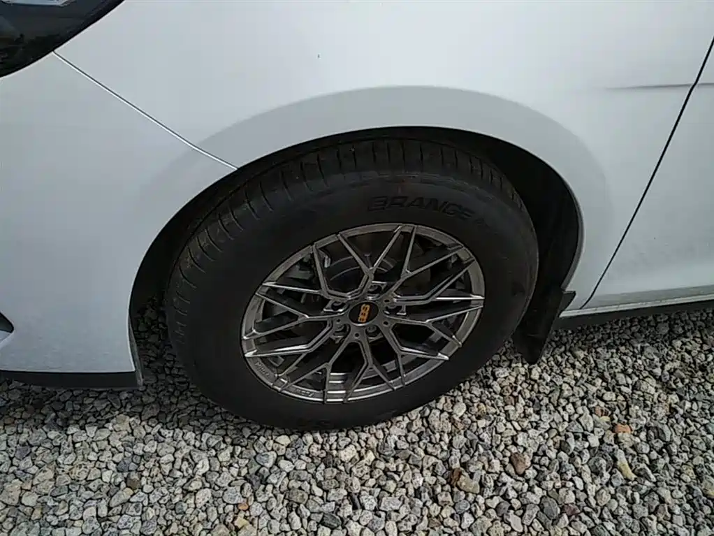 BYD Seal 05 DM-i 2025 — фото 23