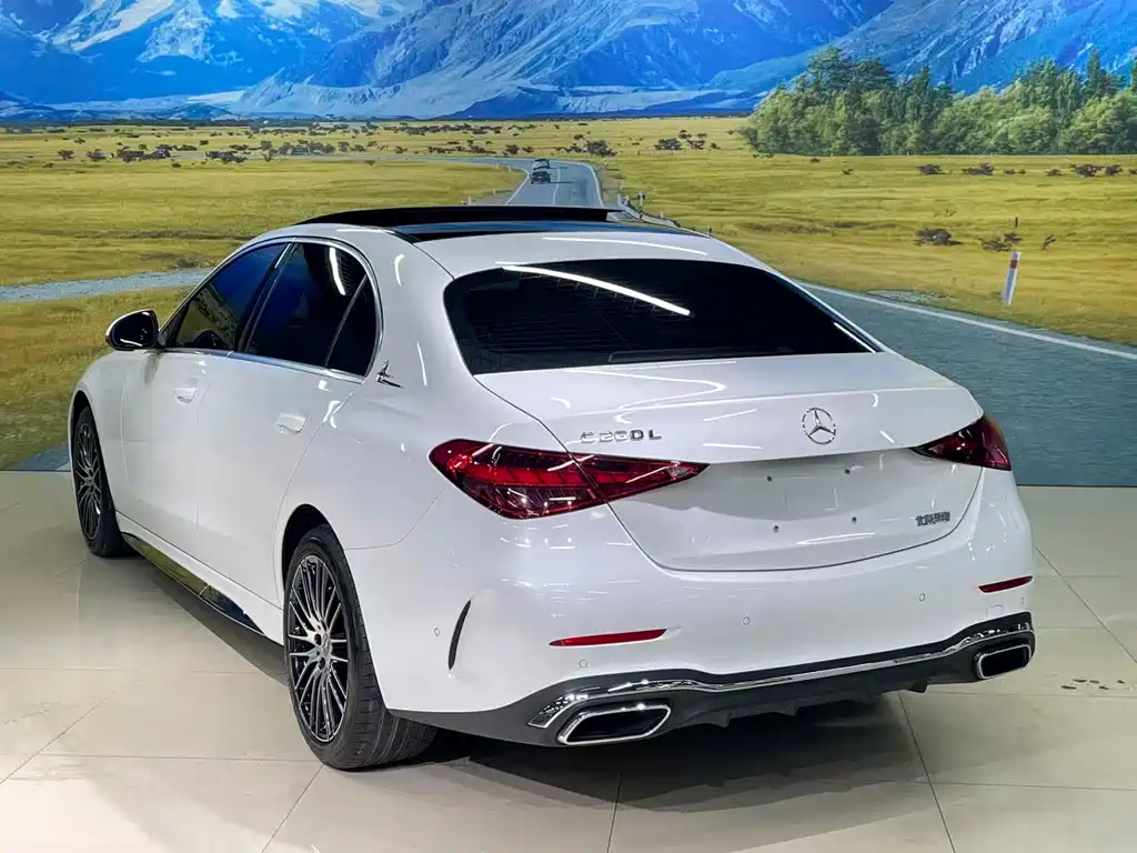 Mercedes-Benz C-Class 2023 — фото 4
