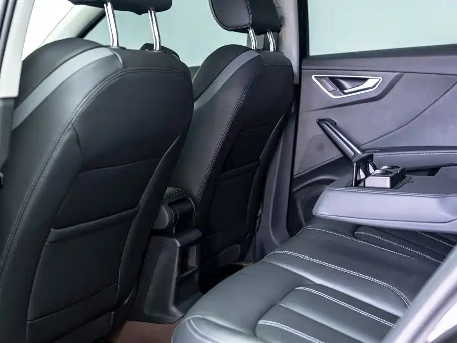 Audi Q2L 2024