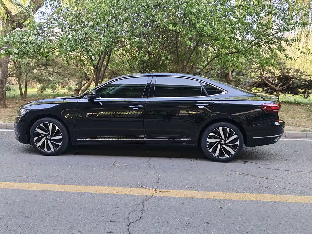 Volkswagen Passat 2025 — фото 10