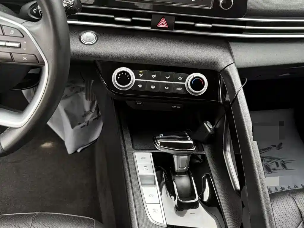 Hyundai Elantra 2023 — фото 13
