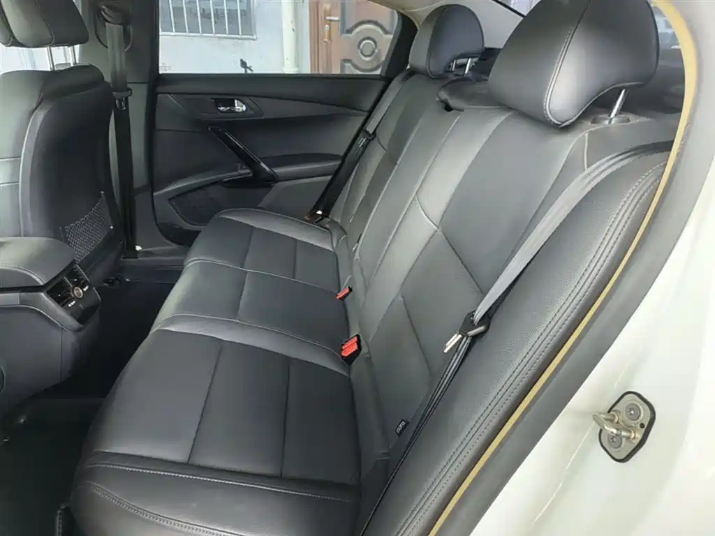 Peugeot 508 2015 — фото 17