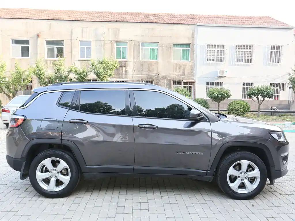 Jeep Compass 2018 — фото 4
