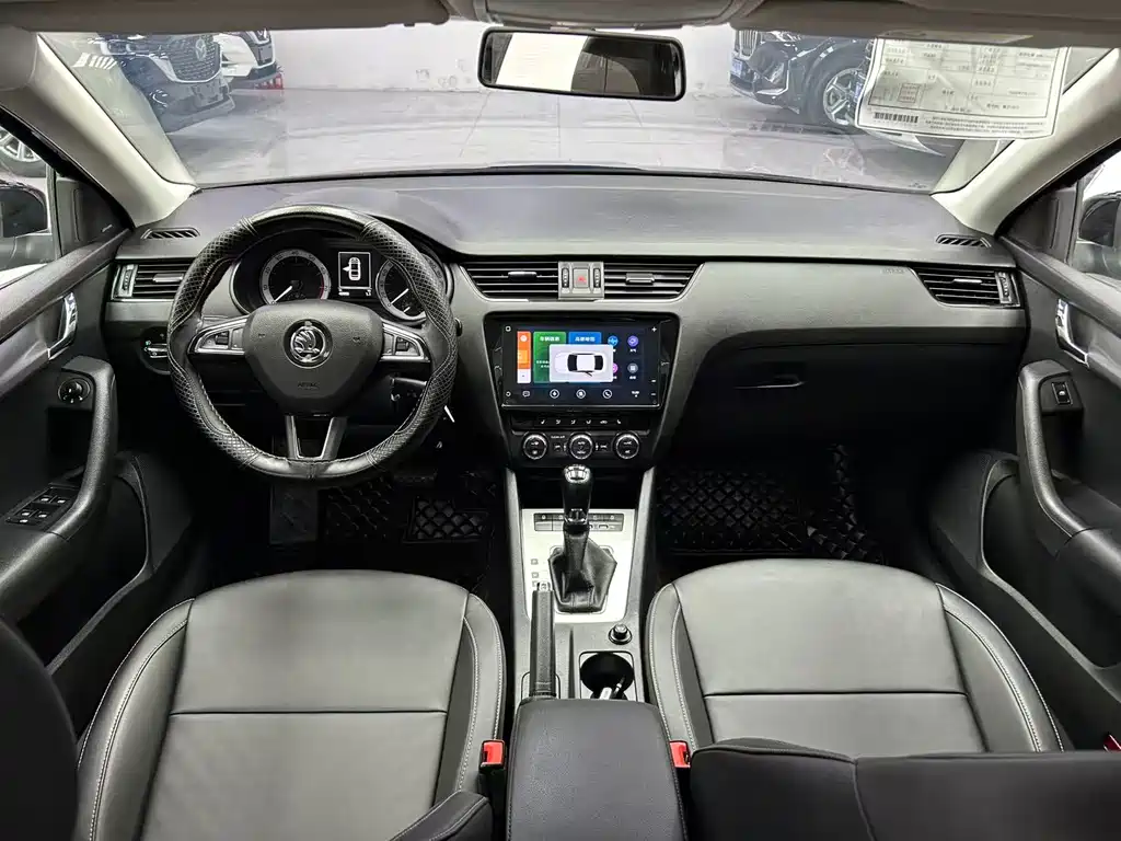 Skoda Octavia 2022 — фото 14