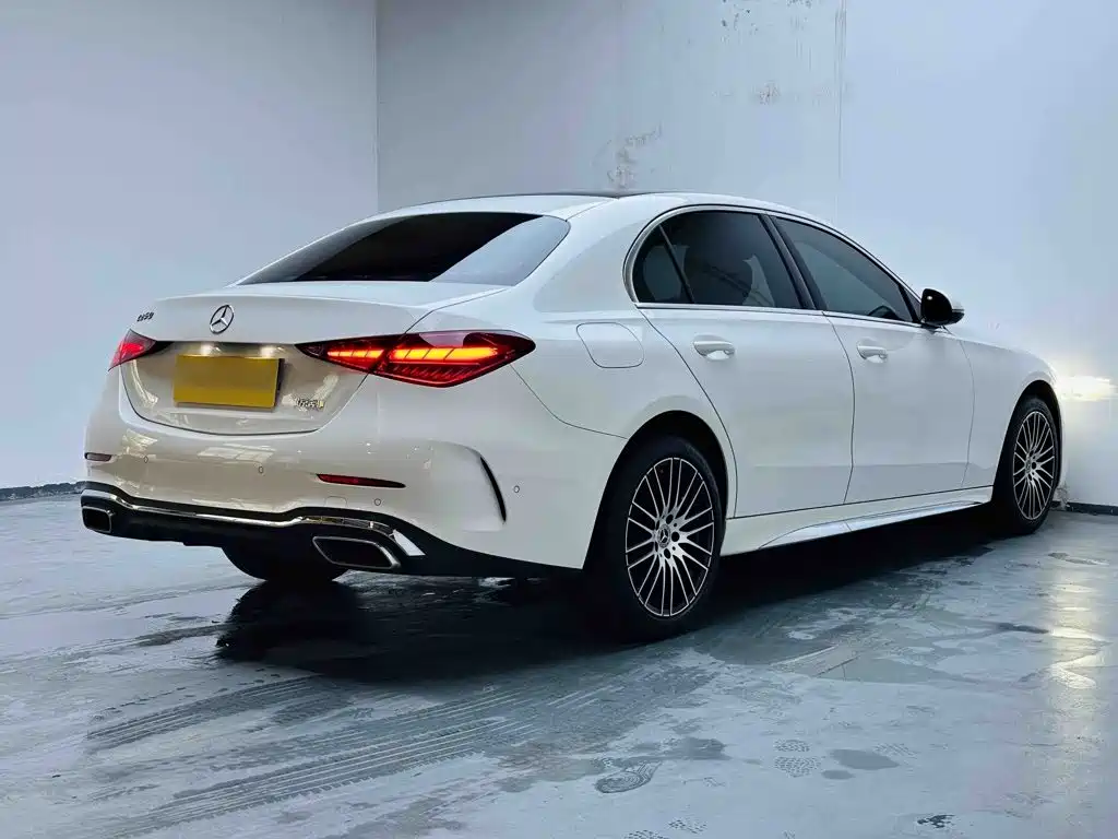Mercedes-Benz C-Class 2024