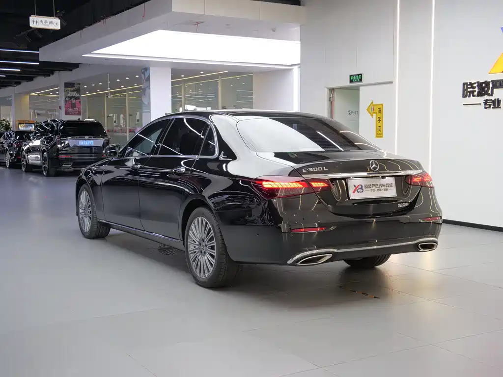 Mercedes-Benz E-Class 2023 — фото 6