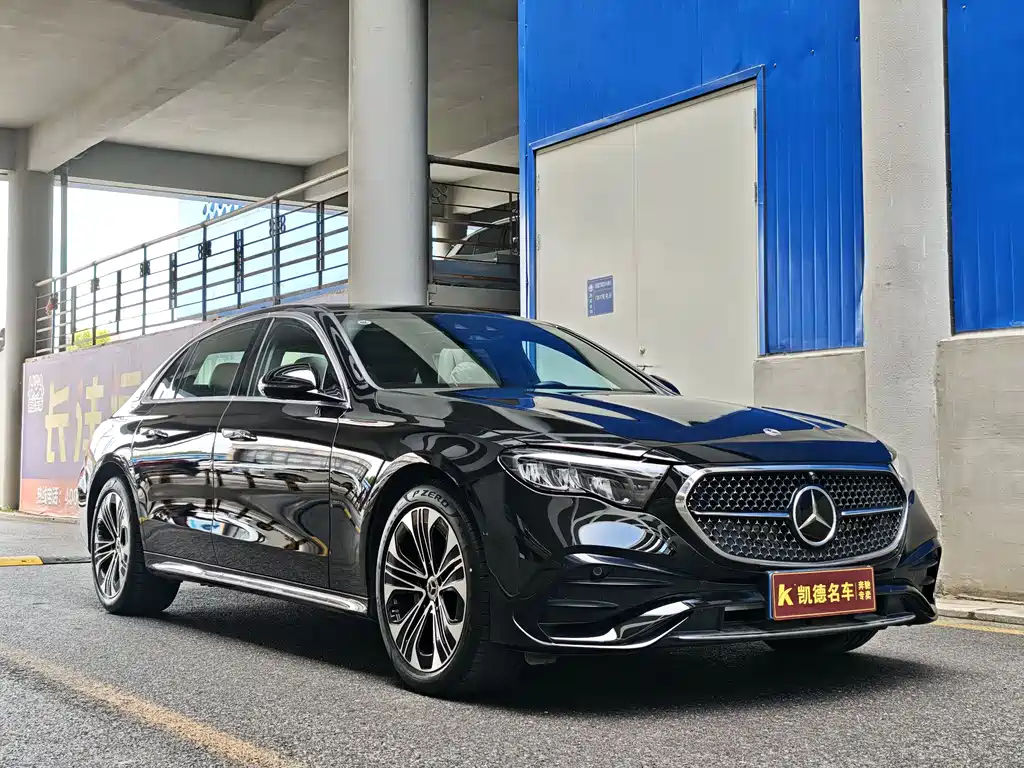 Mercedes-Benz E-Class 2025 — фото 3