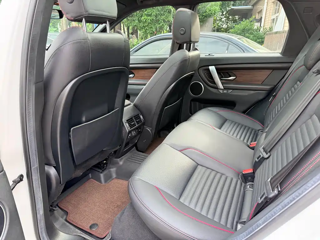 Land Rover Discovery Sport 2020 — фото 11