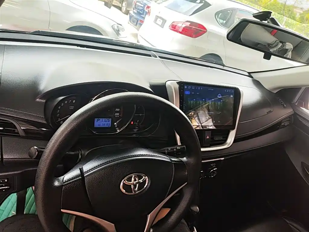 Toyota Yaris L 2021 — фото 10
