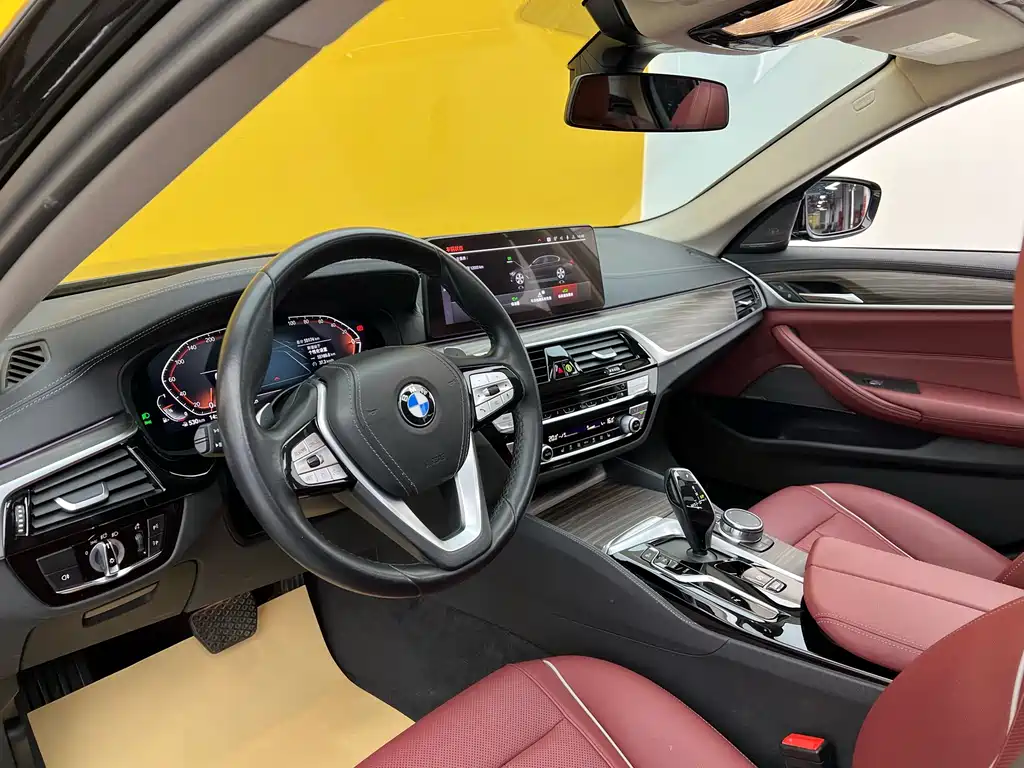 BMW 5 Series 2023 — фото 6