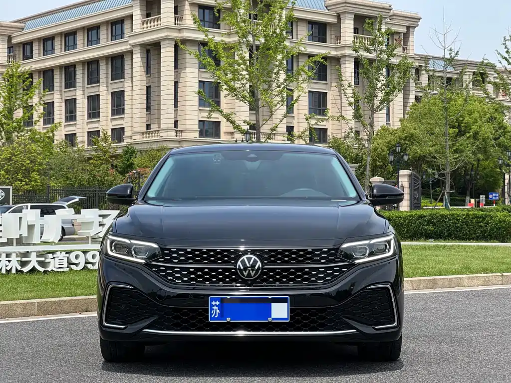 Volkswagen Passat 2023 — фото 2