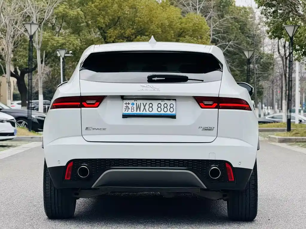 Jaguar E-PACE 2019 — фото 5