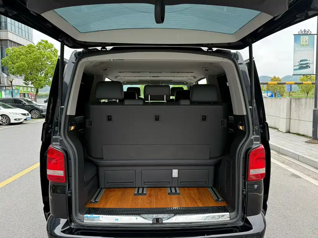 Volkswagen Multivan 2016 — фото 9