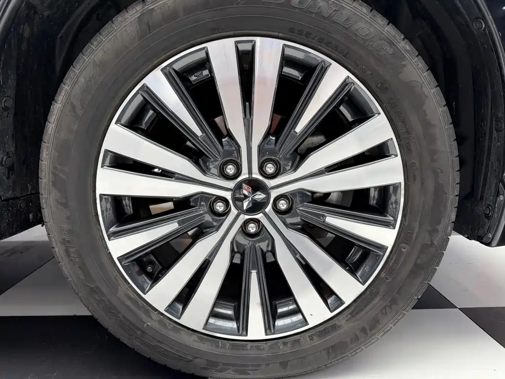 Mitsubishi Outlander 2022 — фото 24