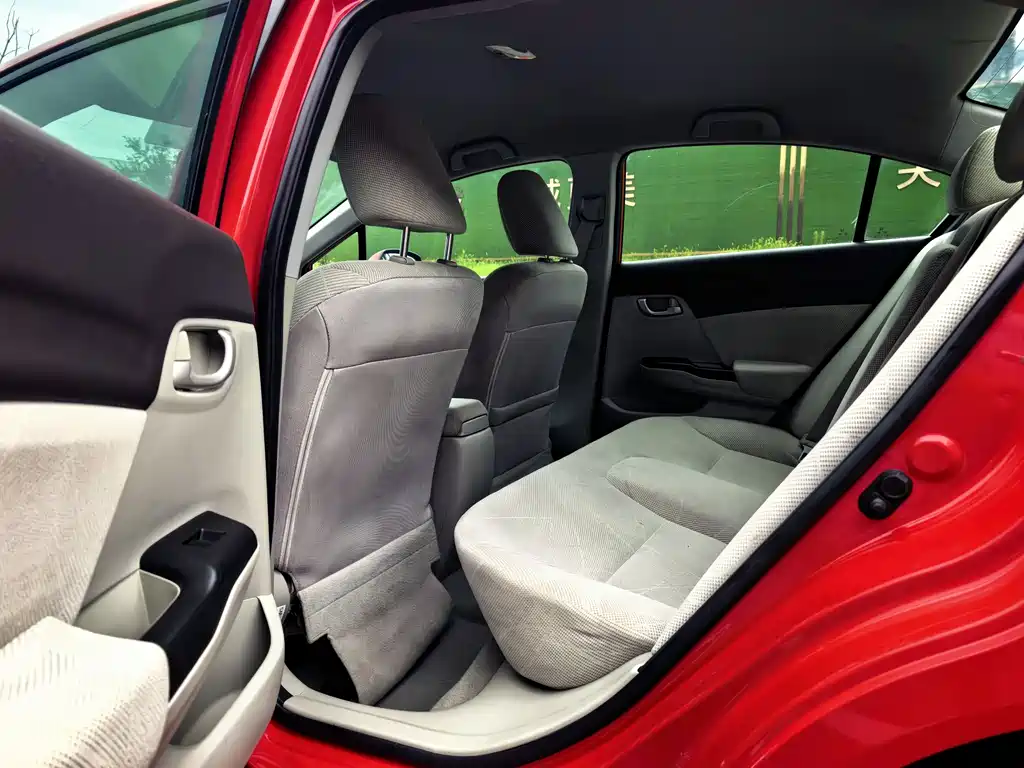 Honda Civic 2013 — фото 10