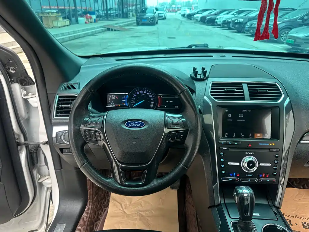 Ford Explorer 2019 — фото 13