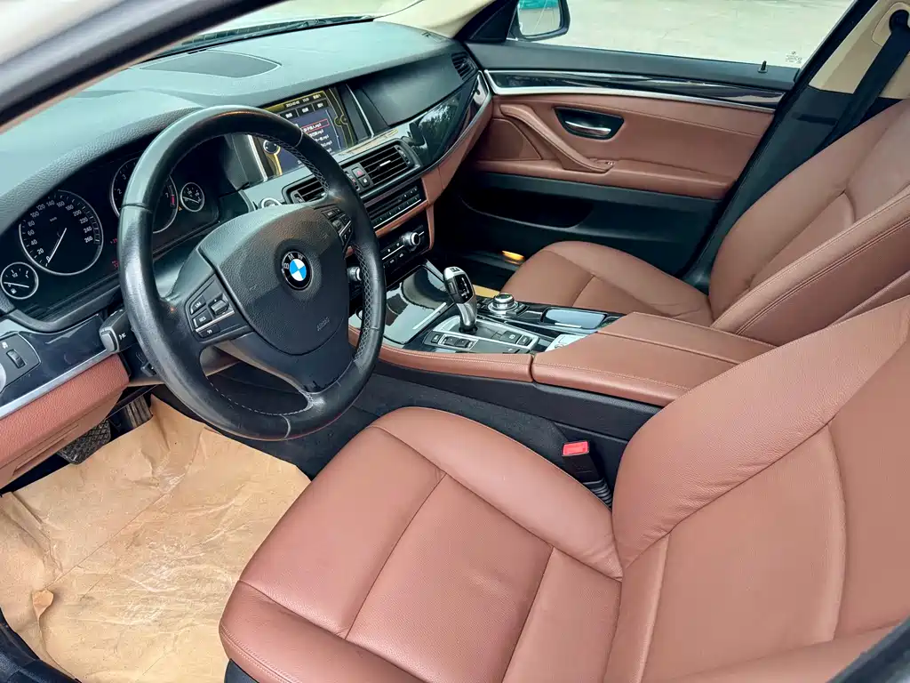 BMW 5 Series 2014 — фото 10