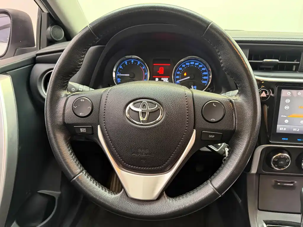 Toyota Corolla 2017 — фото 7