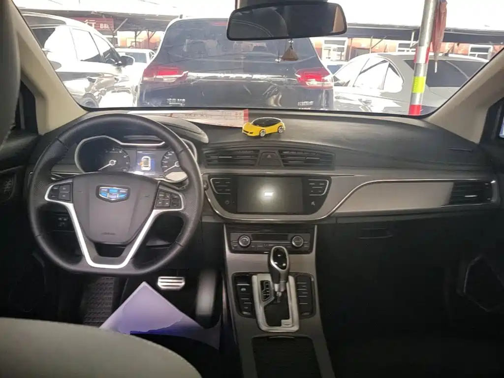 Geely Emgrand GS 2018 — фото 10