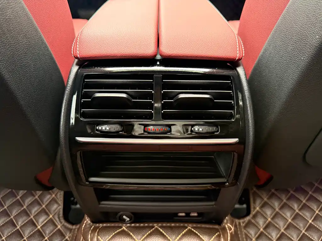 BMW 5 Series 2022 — фото 10