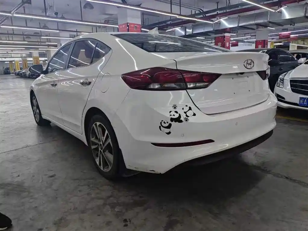 Hyundai Elantra 2017 — фото 4