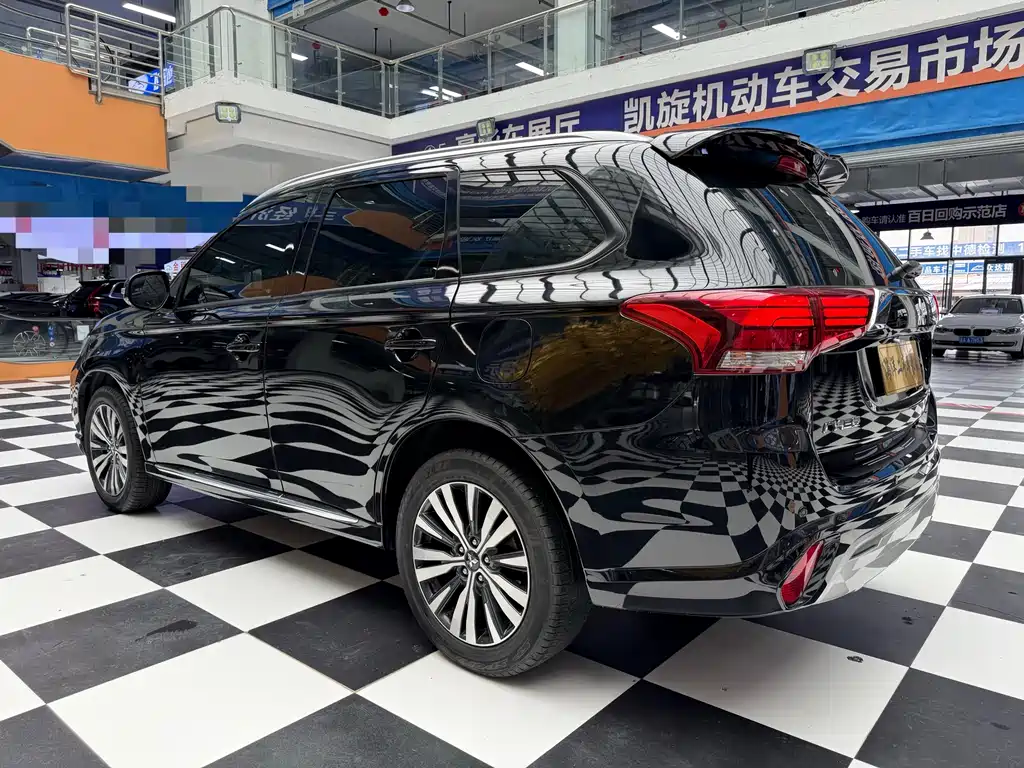 Mitsubishi Outlander 2022