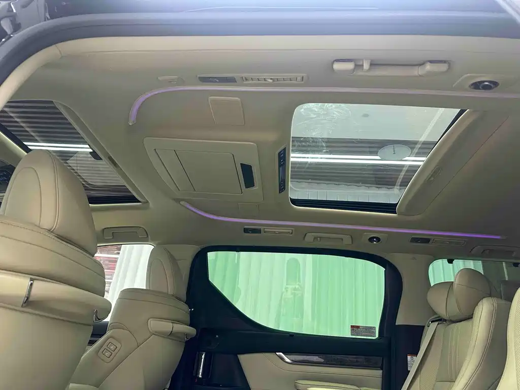 Toyota Vellfire 2021 — фото 10