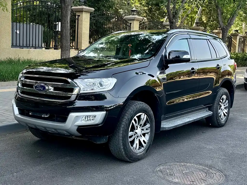 Ford Everest 2016 — фото 1
