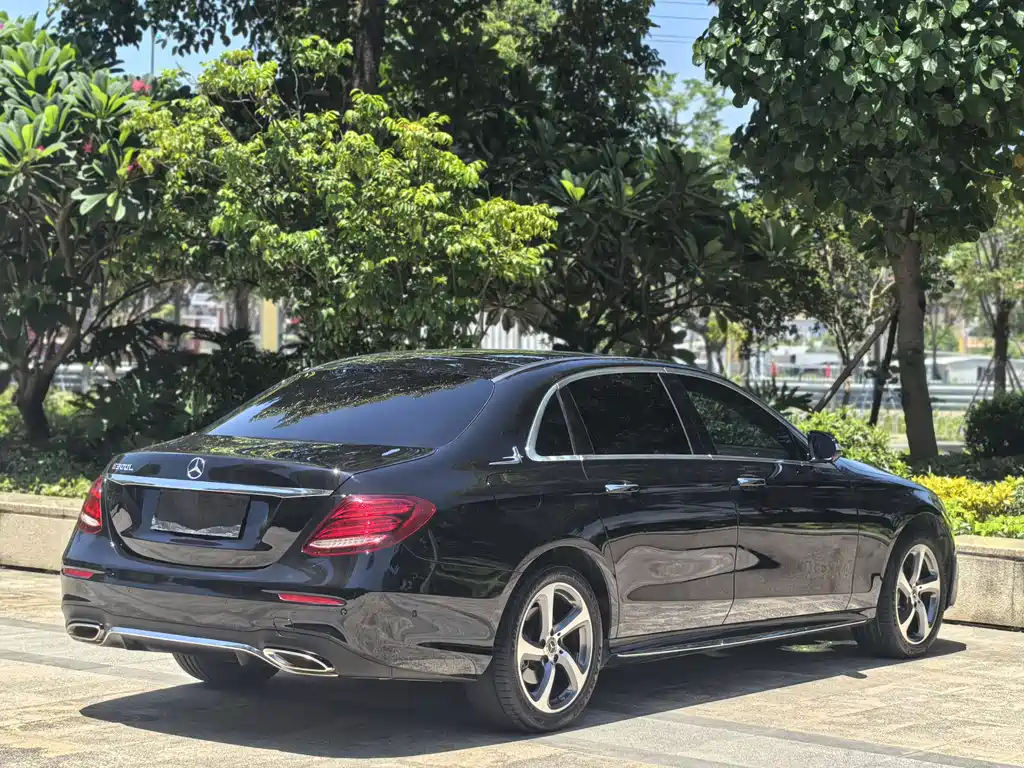 Mercedes-Benz E-Class 2019 — фото 10