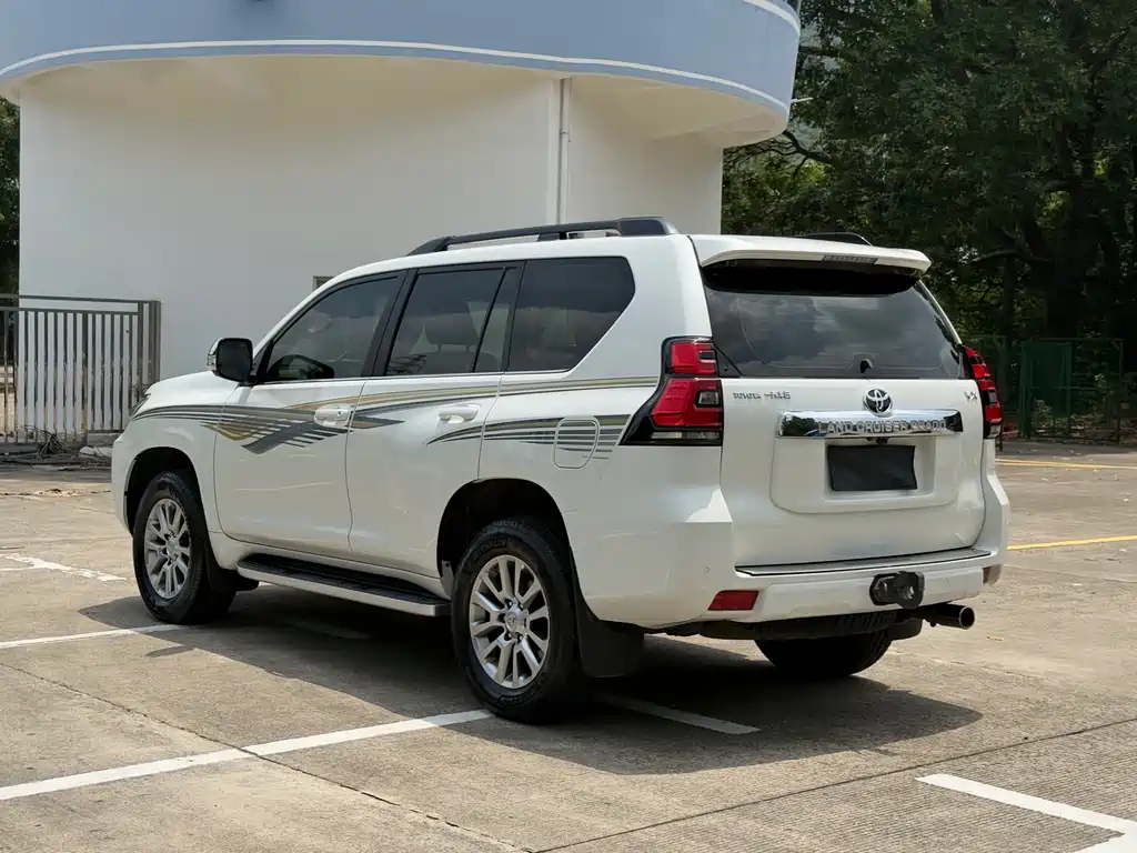 Toyota Prado 2018 — фото 5