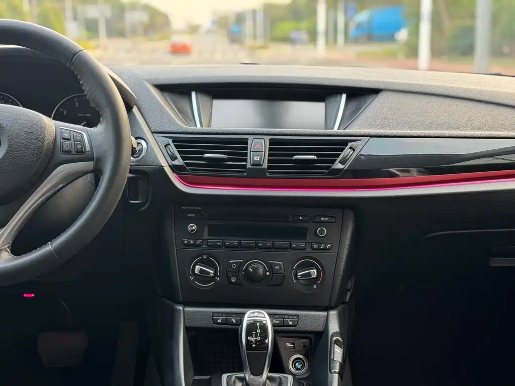 BMW X1 2016 — фото 11