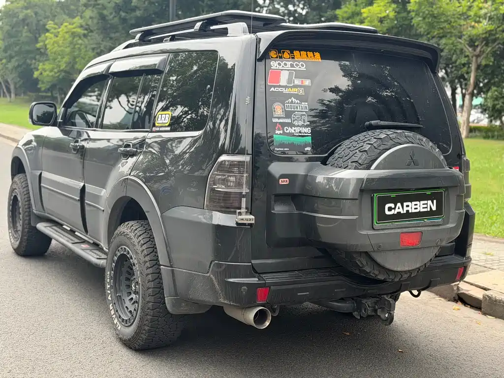 Mitsubishi Pajero 2016