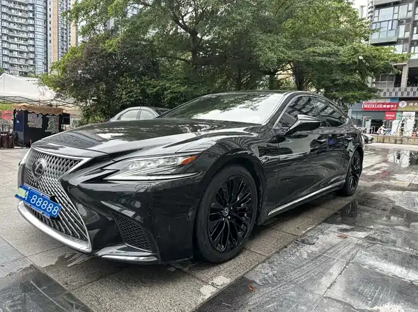 Lexus LS 2019