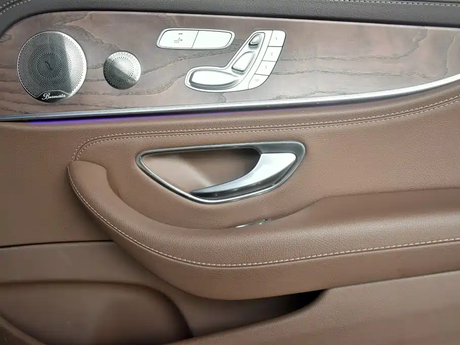 Mercedes-Benz E-Class 2022 — фото 11