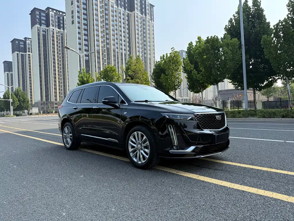 Cadillac XT6 2022 — фото 1