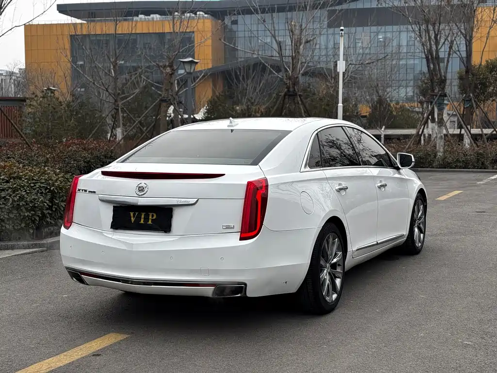 Cadillac XTS 2014 — фото 8