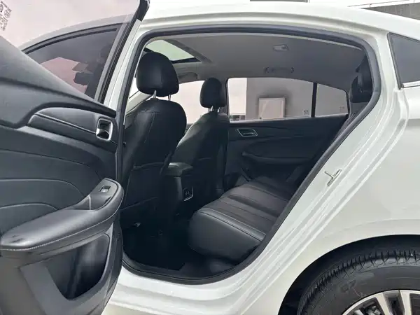 Roewe i5 2019