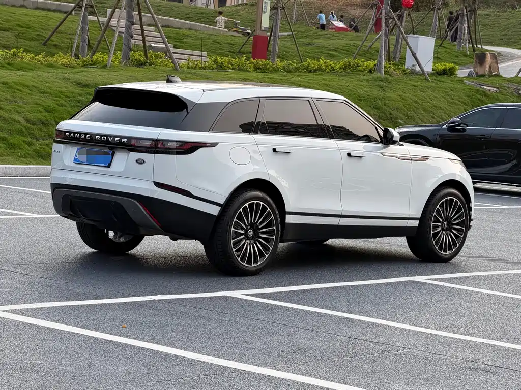 Land Rover Velar 2023 — фото 4