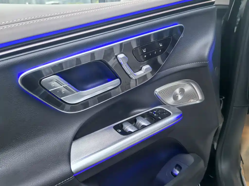 Mercedes-Benz EQE SUV 2025 — фото 14
