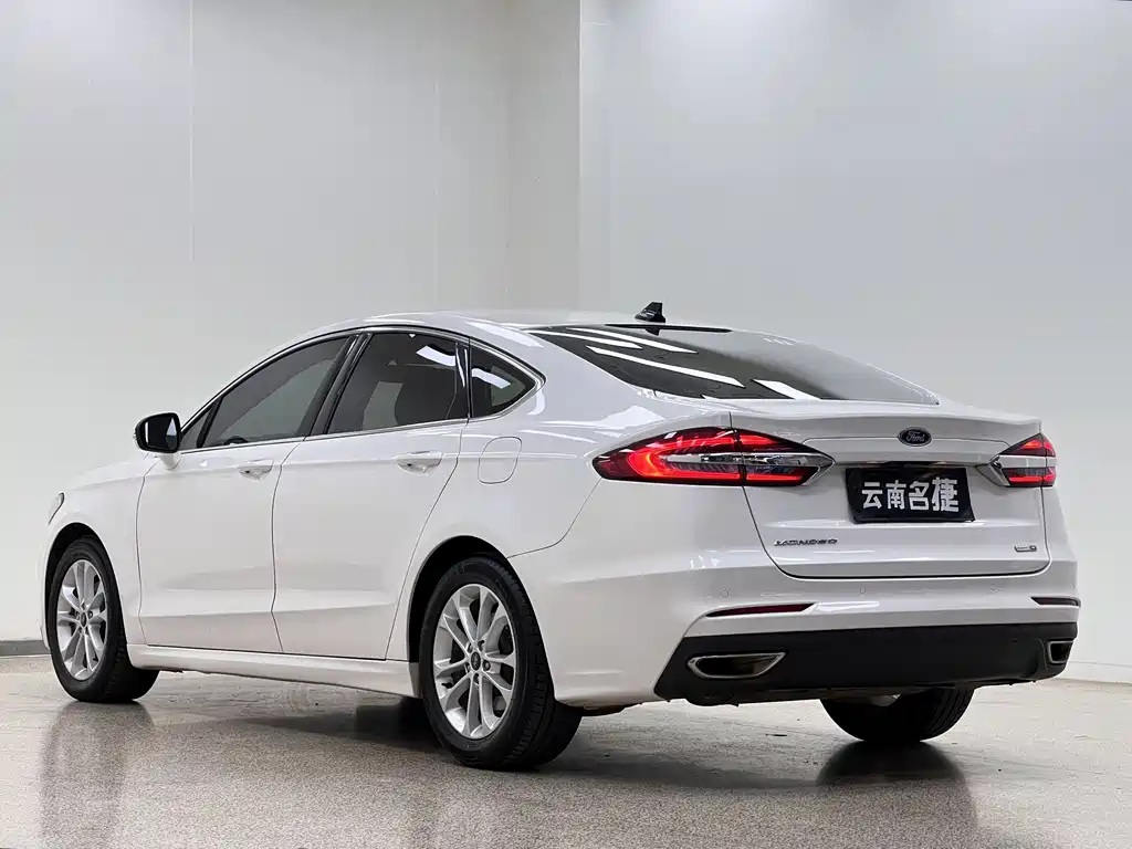 Ford Mondeo 2022 — фото 5