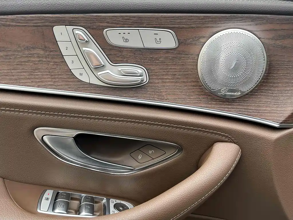 Mercedes-Benz E-Class 2023 — фото 13