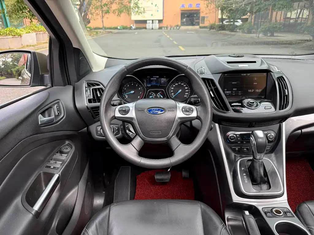 Ford Kuga 2015 — фото 16