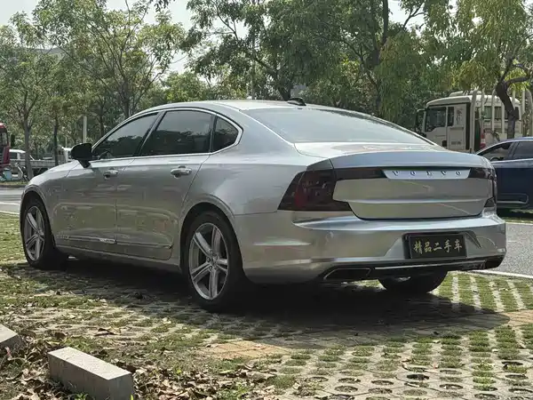 Volvo S90 2018