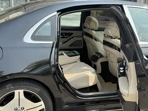 Mercedes-Benz S-Class 2012
