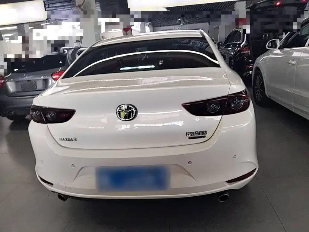 Mazda 3 Axela 2023