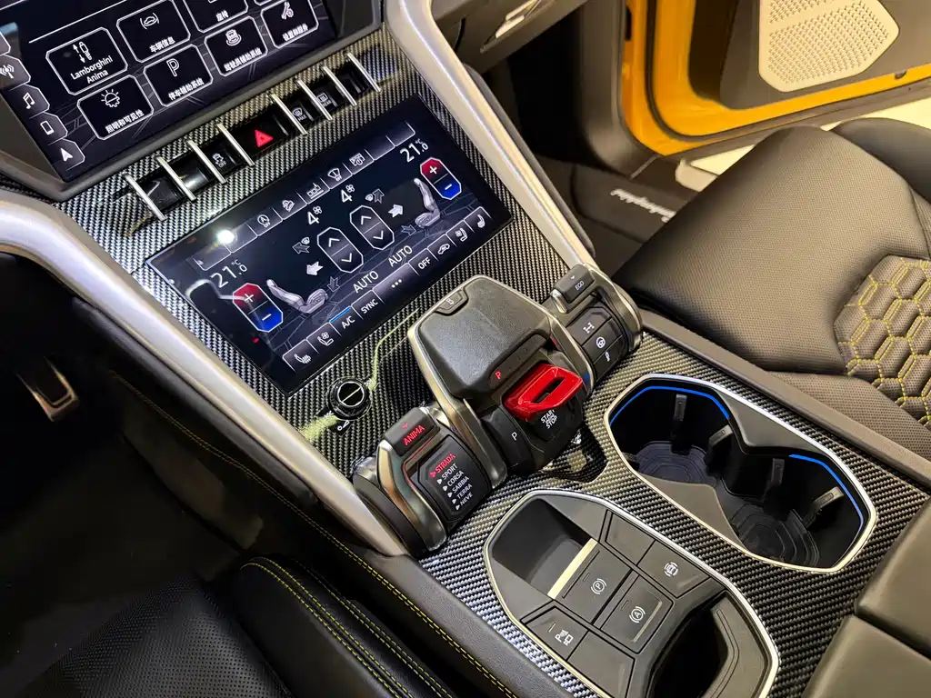 Lamborghini Urus 2019 — фото 13