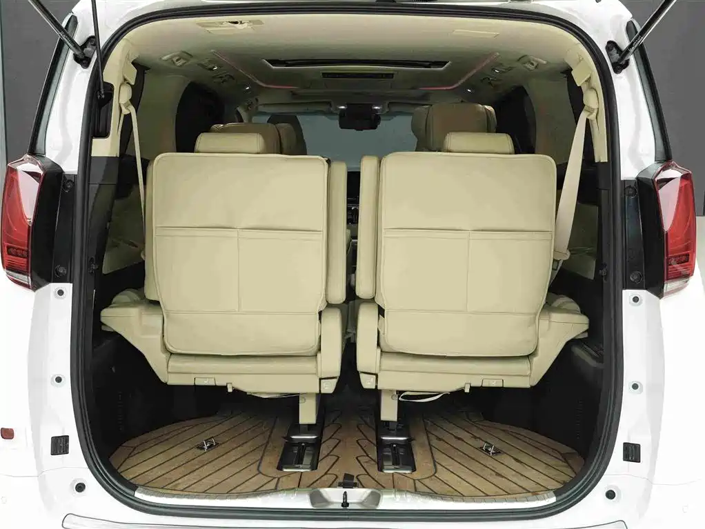 Toyota Alphard 2021 — фото 25