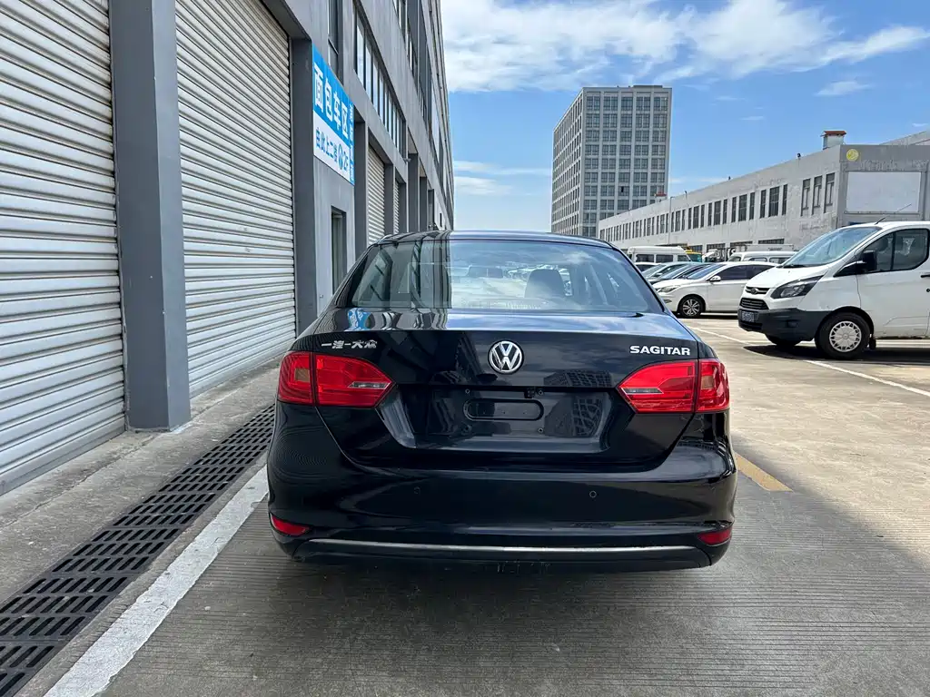 Volkswagen Sagitar 2013