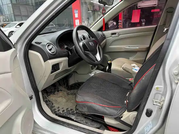 Changan Yuexiang V3 2012